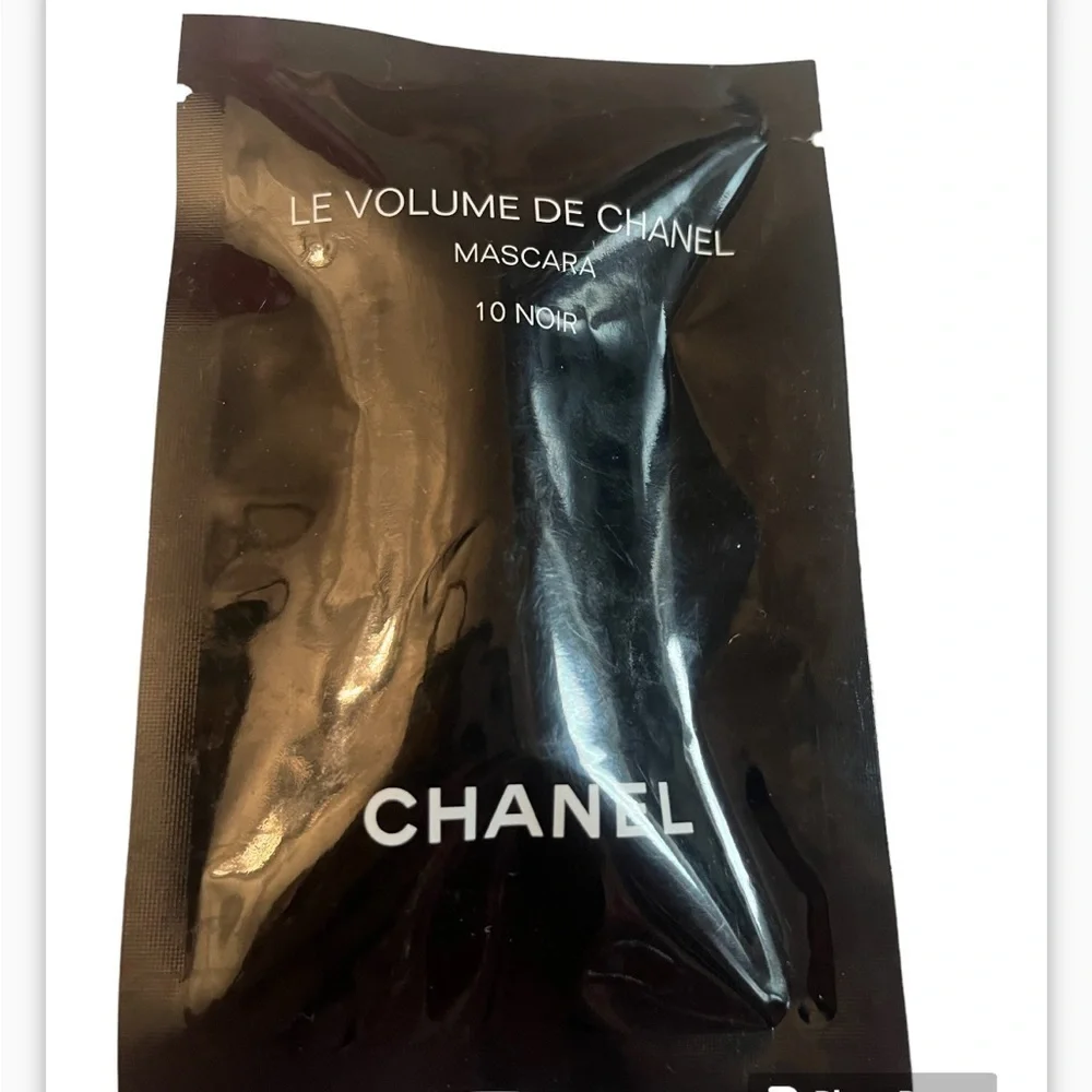 Chanel Le Volume De Chanel 10 Noir Mascara Travel Size 1ml each  (Sealed)